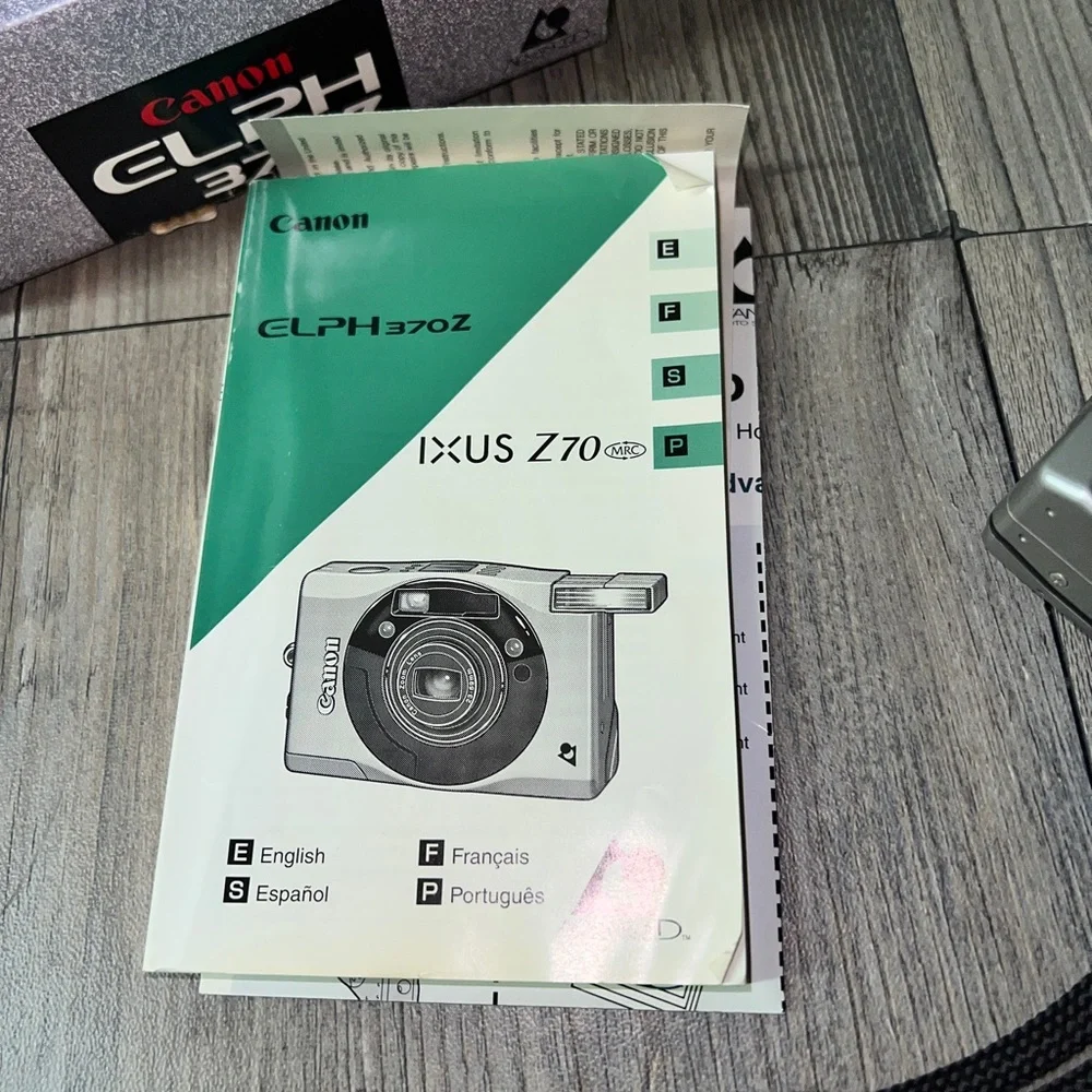 Canon Elph 370Z APS Point & Shoot Film Camera 23-69mm zoom lens with manual